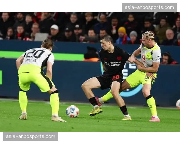 勒沃库森1-2不敌奥格斯堡，欧战席位争夺白热化